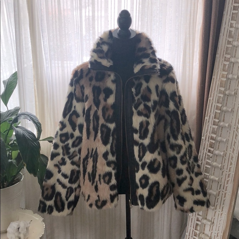 NWT Faux fur leopard billabong jacket